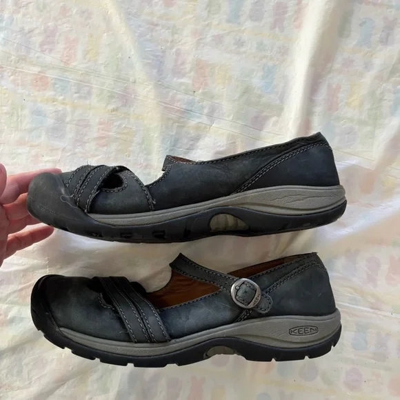 Keen Presidio Cross Strap leather slip on Sandals navy blue. SZ 9 Worn 2X - Picture 3 of 11